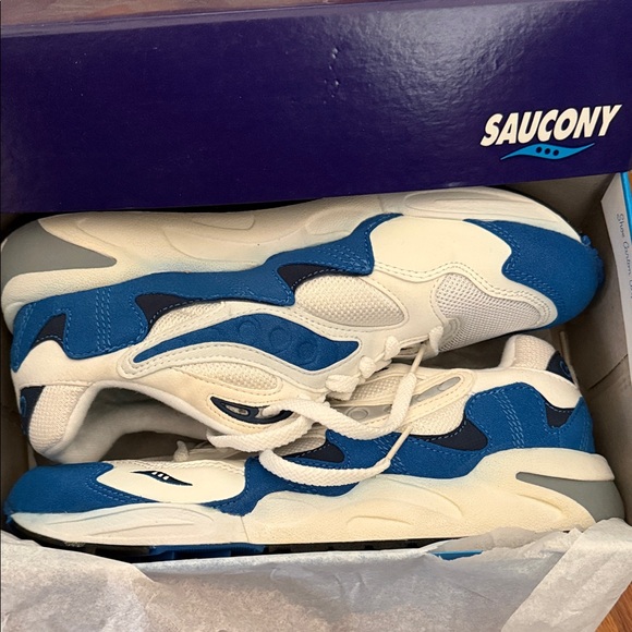 Saucony Shoes - Saucony Women Sneakers - Blue and White